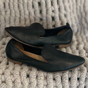 Bueno Leather Flats – Size 8 Black Slip-On Comfort